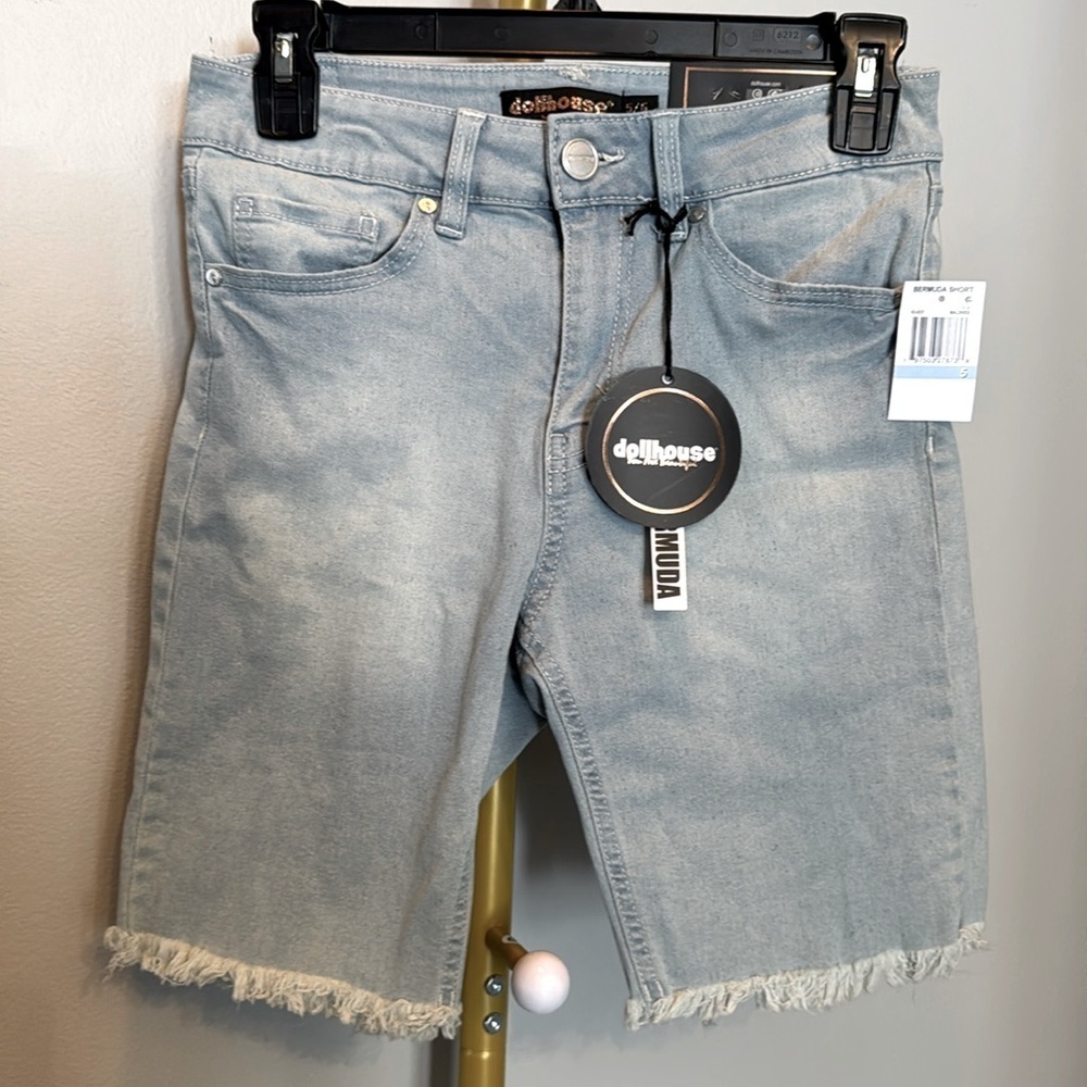 Dollhouse denim classic Bermuda with fringe bottom NWT 5/6
